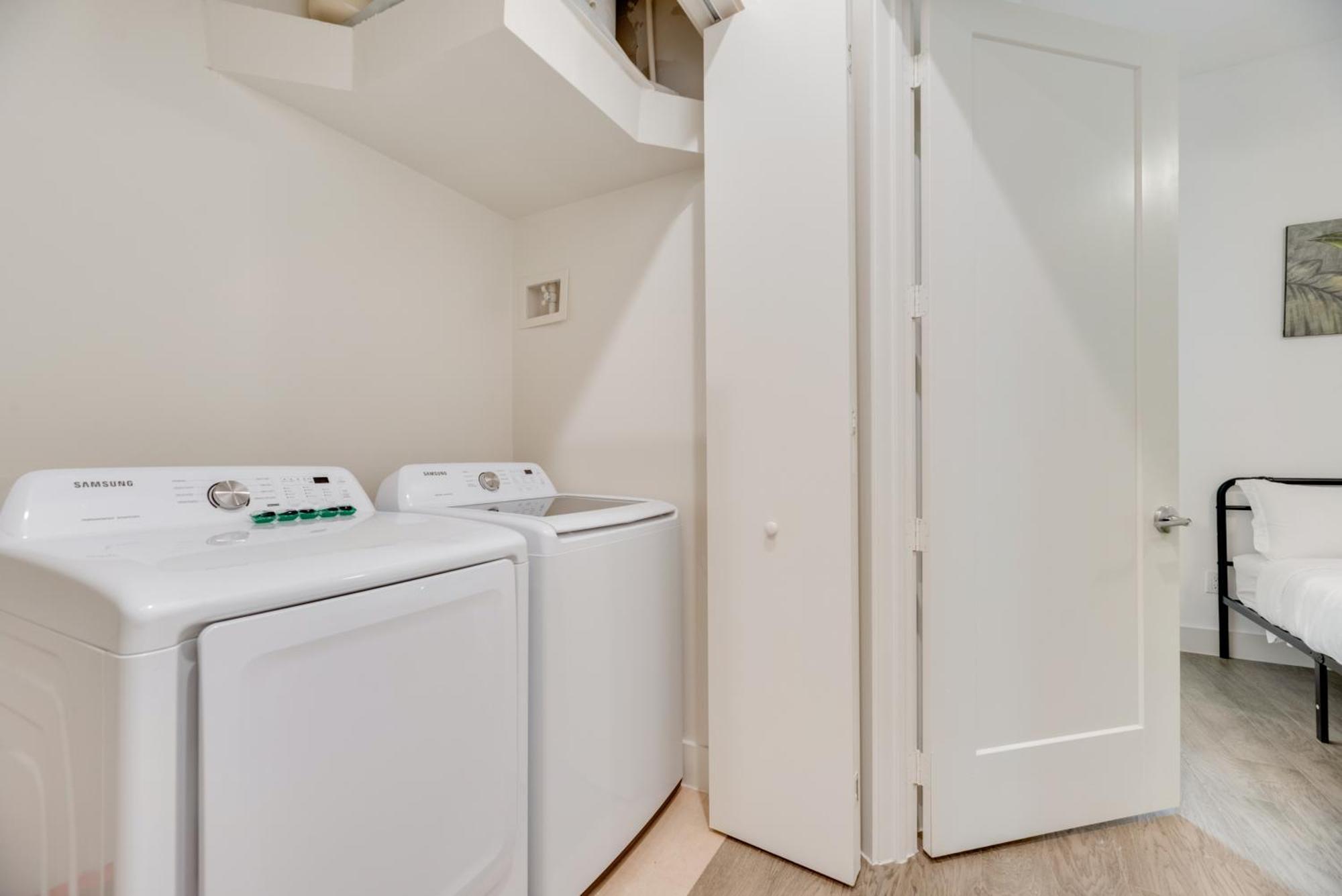 Snazzy Loft Style 2br I Gym I Parking I Workspace Appartement *